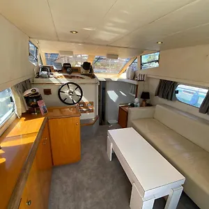  Botel - Divali - Duerme En Un Confortable Yate En Barcelona Spagna