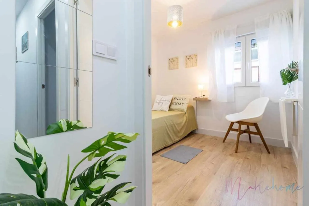 Apartamento 2 En Estadio Sevilla, 6 Plazas Y Metro 0*, Sevilla